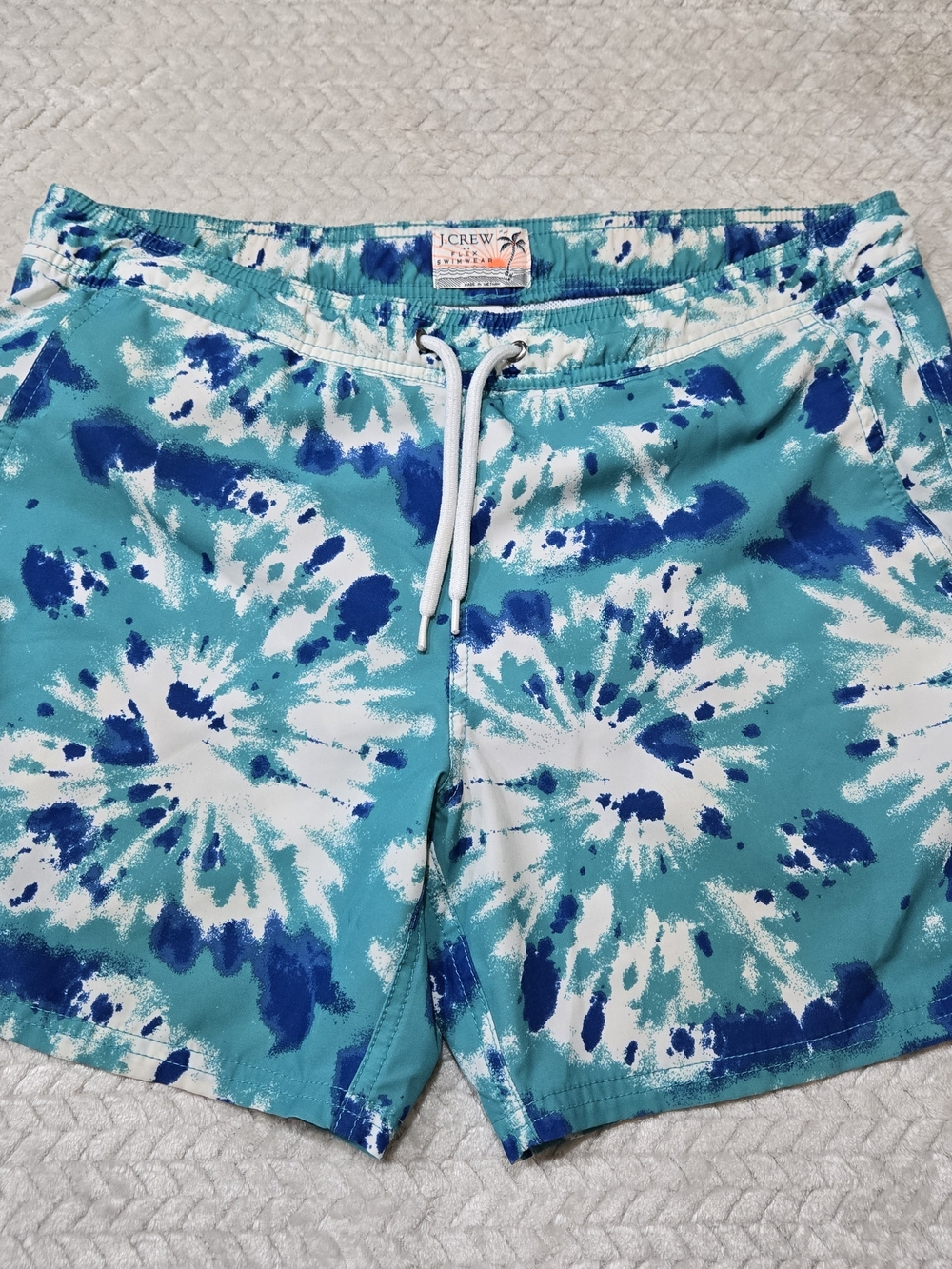 Men's J.Crew Flex Swimwear Swim Trunks Size Small 5.5” Inseam Green Tie Dye